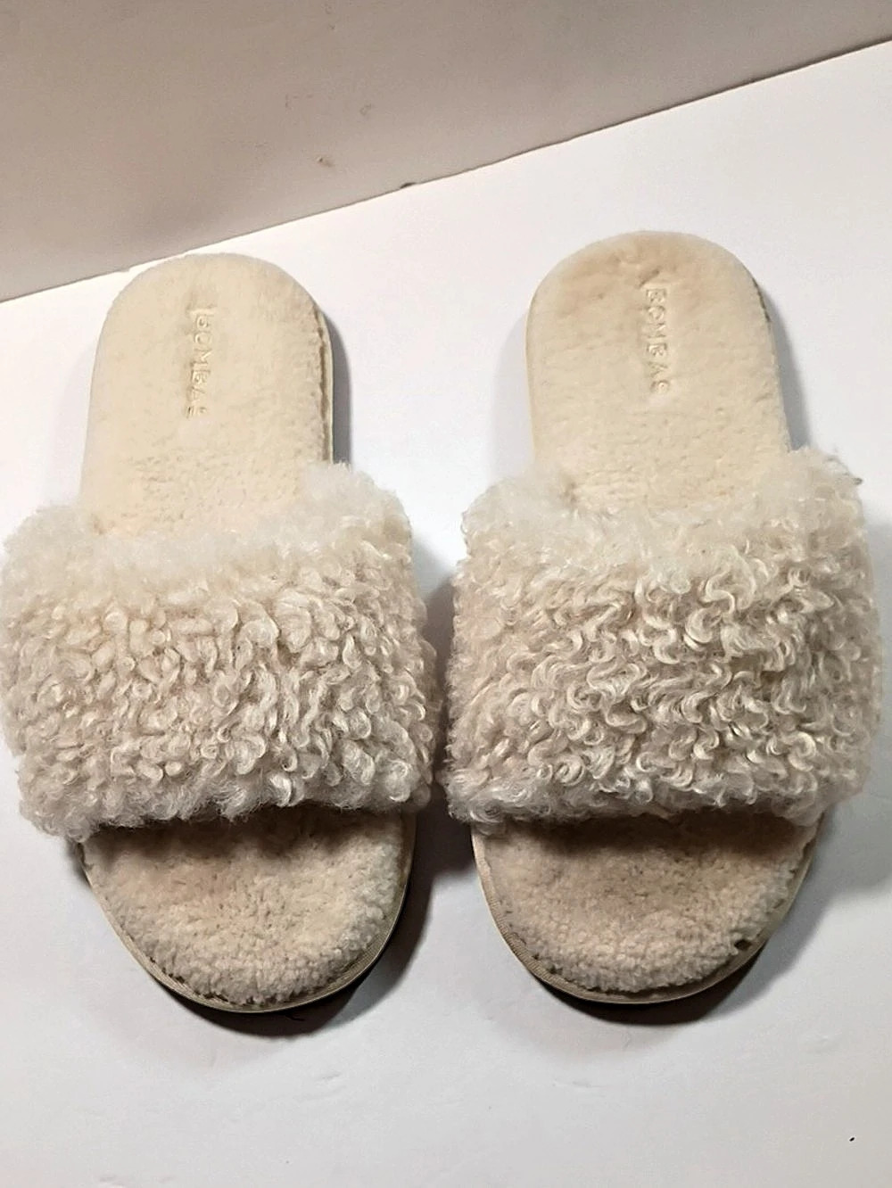 Bombas Women's Plush Sunday Slide Fuzzy Slippers, Cream Size 9
